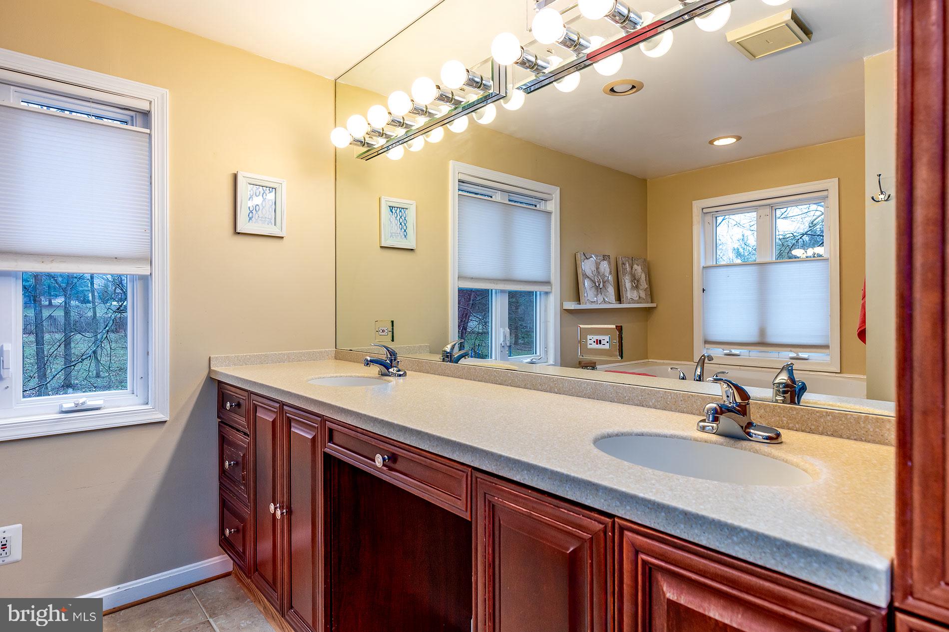 2834 Hill Road Vienna, VA 22181 - Photo 21 of 48 Gallery Image 21