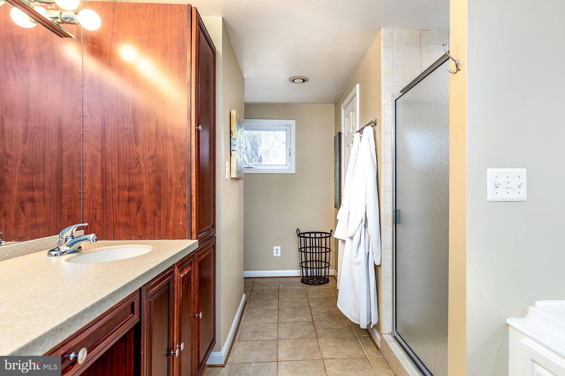 2834 Hill Road Vienna, VA 22181 - Photo 24 of 48 Gallery Image 24