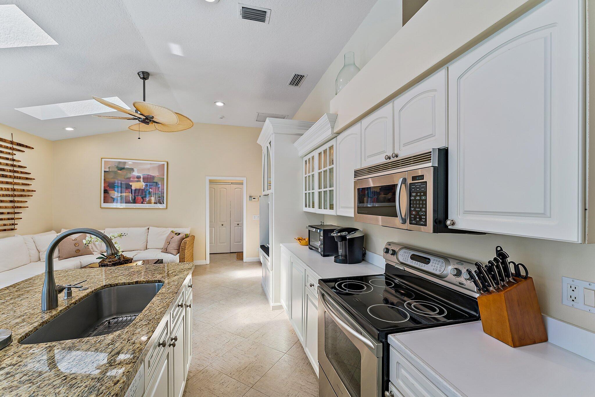 226 Eagleton Estates Boulevard Palm Beach Gardens, FL 33418 - Photo 10 of 63 039-226EagletonEstateBlvd-PalmBeachGarde