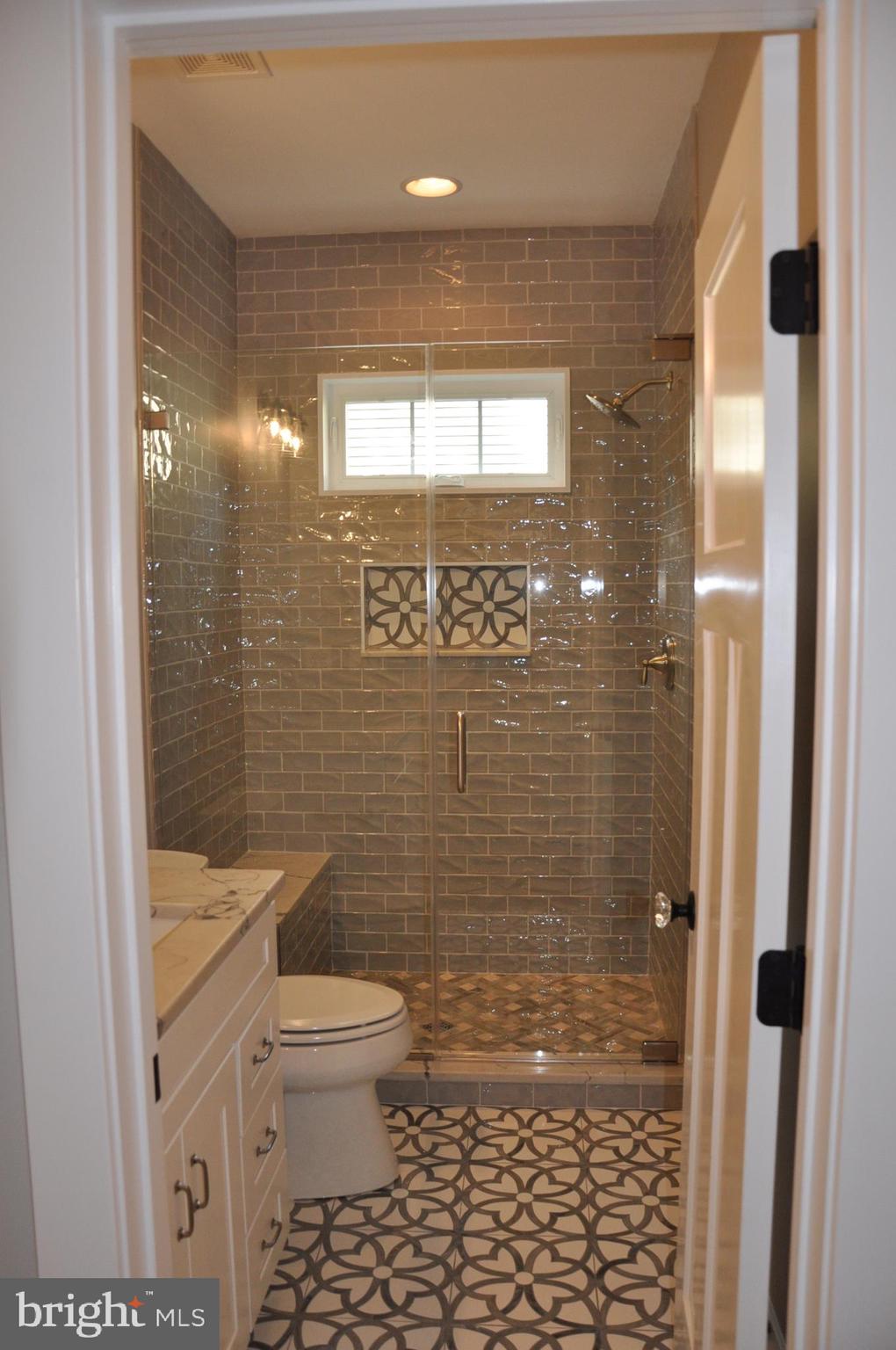 204 Sumner Road Annapolis, MD 21401 - Photo 14 of 31 Powder Room (Full bath)