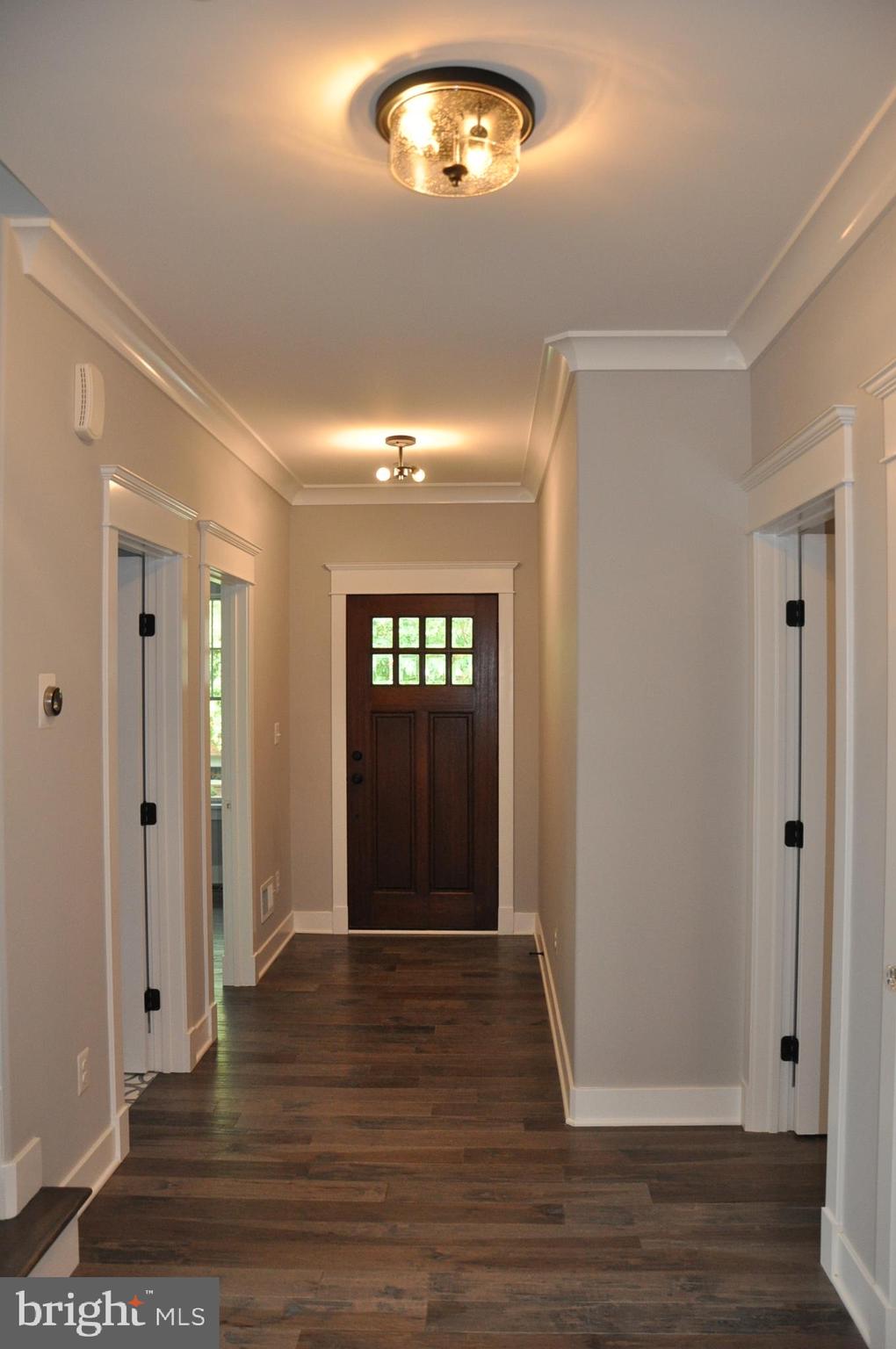 204 Sumner Road Annapolis, MD 21401 - Photo 15 of 31 Hallway