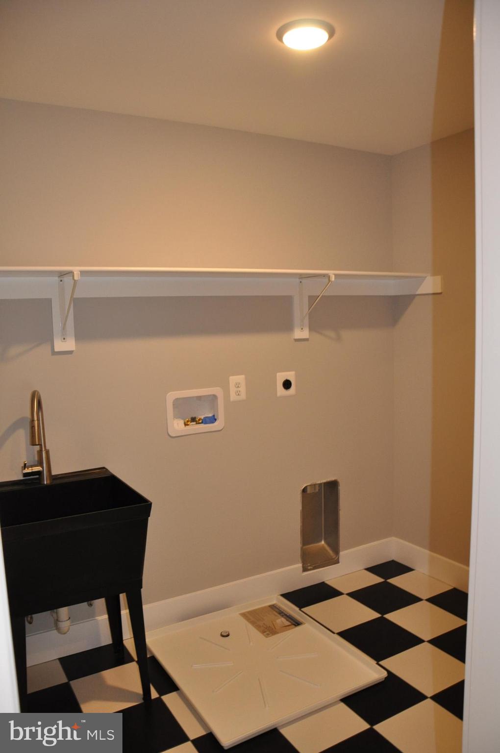 204 Sumner Road Annapolis, MD 21401 - Photo 21 of 31 Second floor laundry