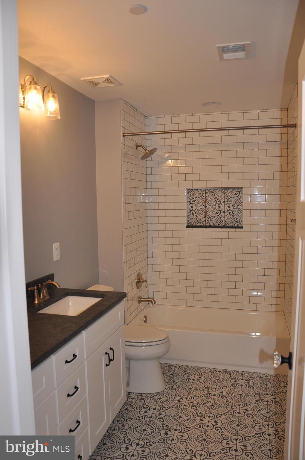 204 Sumner Road Annapolis, MD 21401 - Photo 26 of 31 Hall Bath