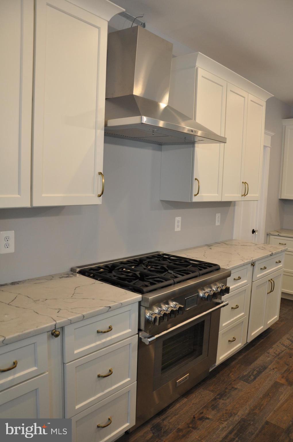 204 Sumner Road Annapolis, MD 21401 - Photo 8 of 31 Kitchen