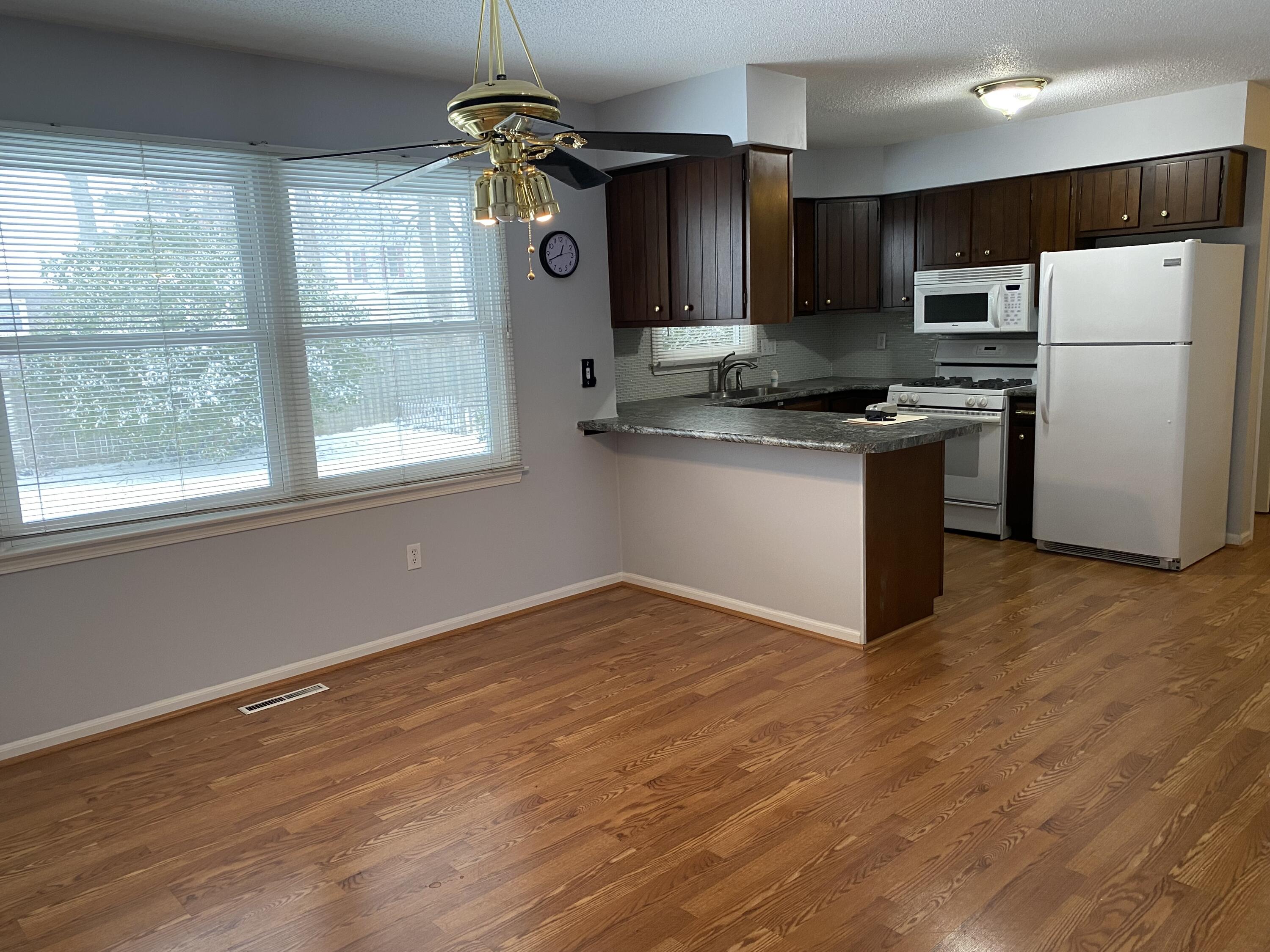 3291 Rockland Road Muskegon, MI 49441 - Photo 4 of 27 IMG-7099