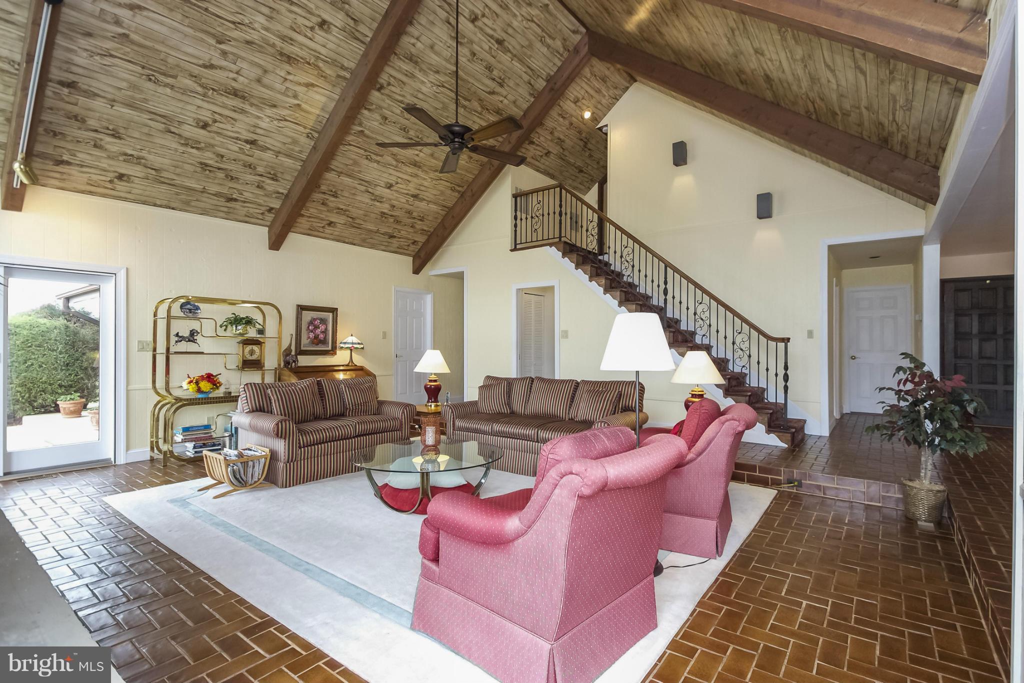 6414 Stoney Road Midland, VA 22728 - Photo 4 of 28 Beautiful Stair Railing