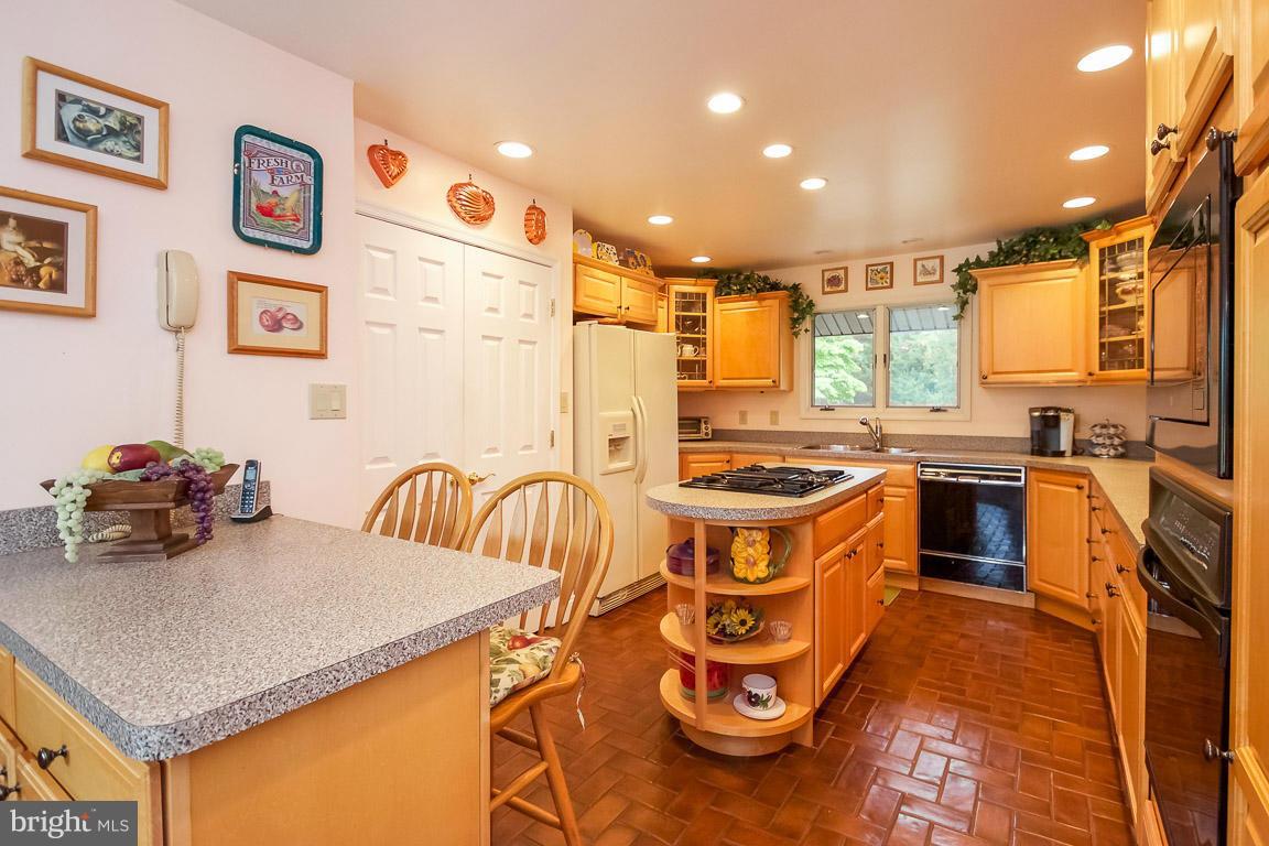 6414 Stoney Road Midland, VA 22728 - Photo 9 of 28 Kitchen
