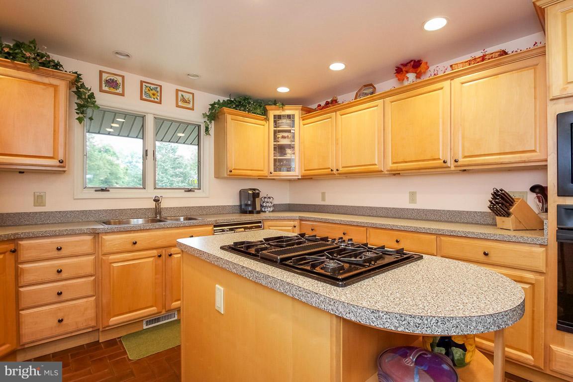 6414 Stoney Road Midland, VA 22728 - Photo 10 of 28 Kitchen