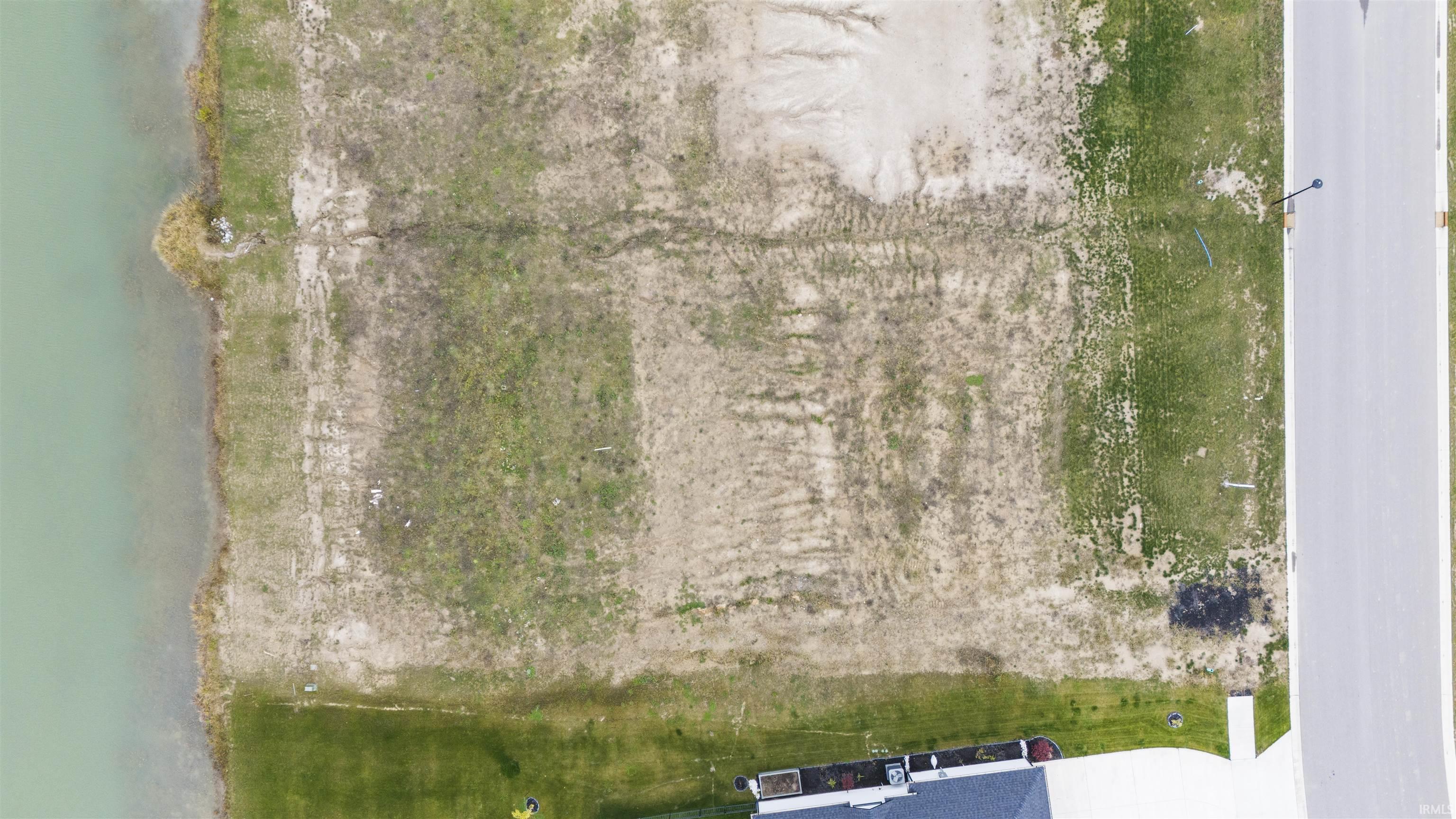 2208 Golfview Auburn, IN 46706 - Photo 2 of 6