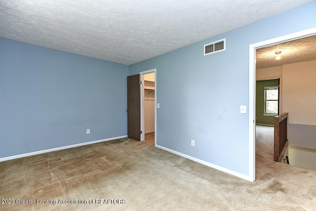 5860 Okemos Road, Unit 6 Haslett, MI 48840 - Photo 12 of 23 12