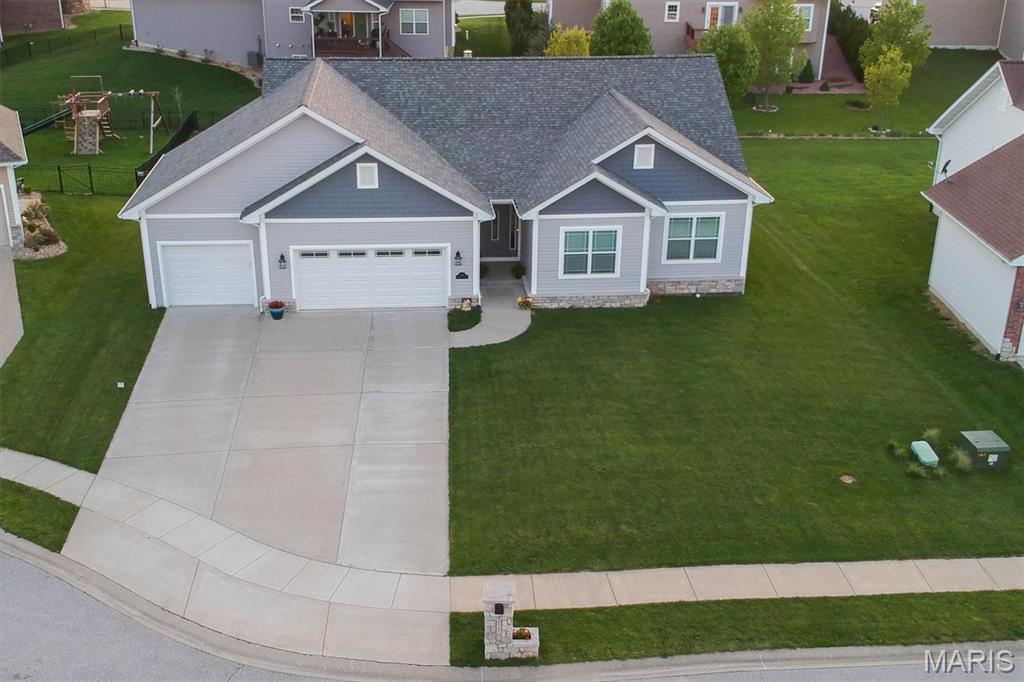 1109 Macintosh Court O'Fallon, IL 62269 - Photo 2 of 49