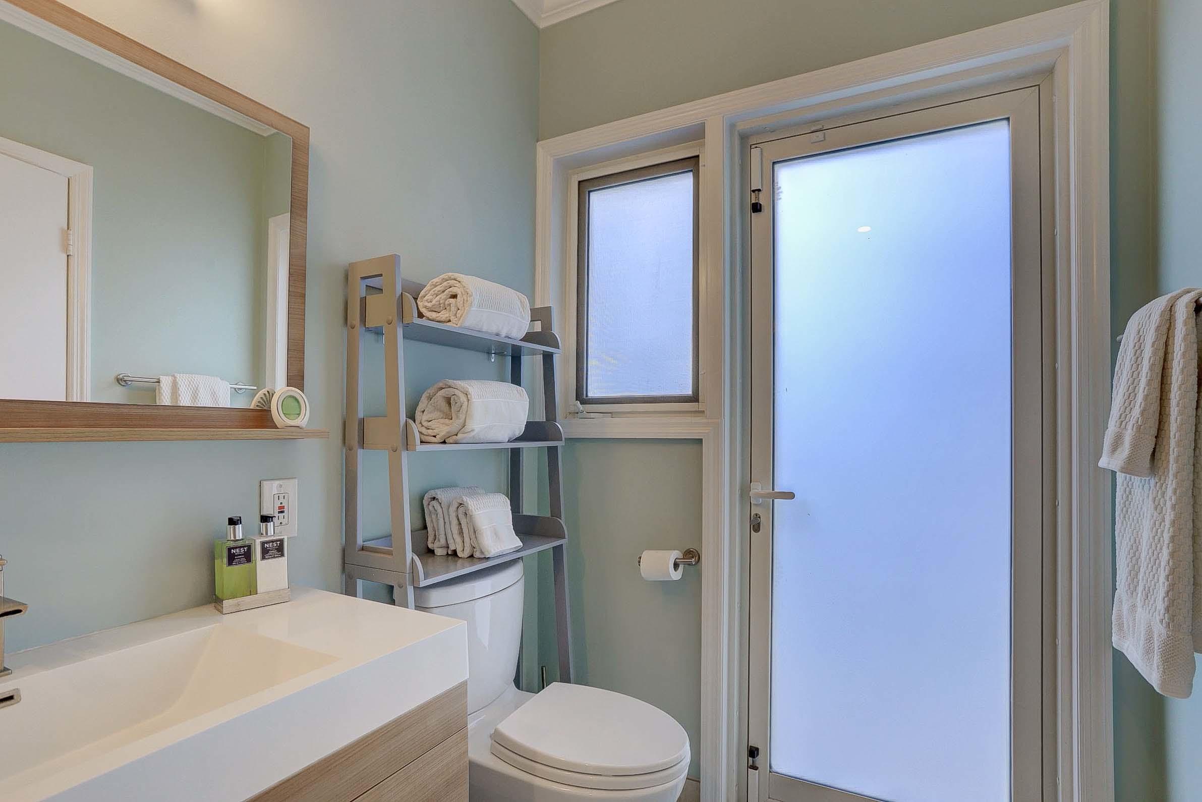 2102 Southwest 7th Court Boca Raton, FL 33486 - Photo 27 of 50 Guest Bath