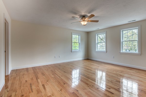 23 Mohawk Road Burlington, MA 01803 - Photo 19 of 30 Gallery Image 19
