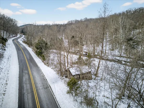 $219,900 | 3712 Budds Creek Road, Palmyra, TN 37142
