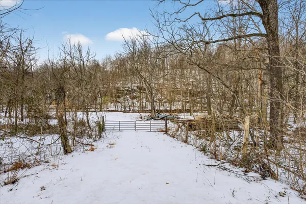 $219,900 | 3712 Budds Creek Road, Palmyra, TN 37142