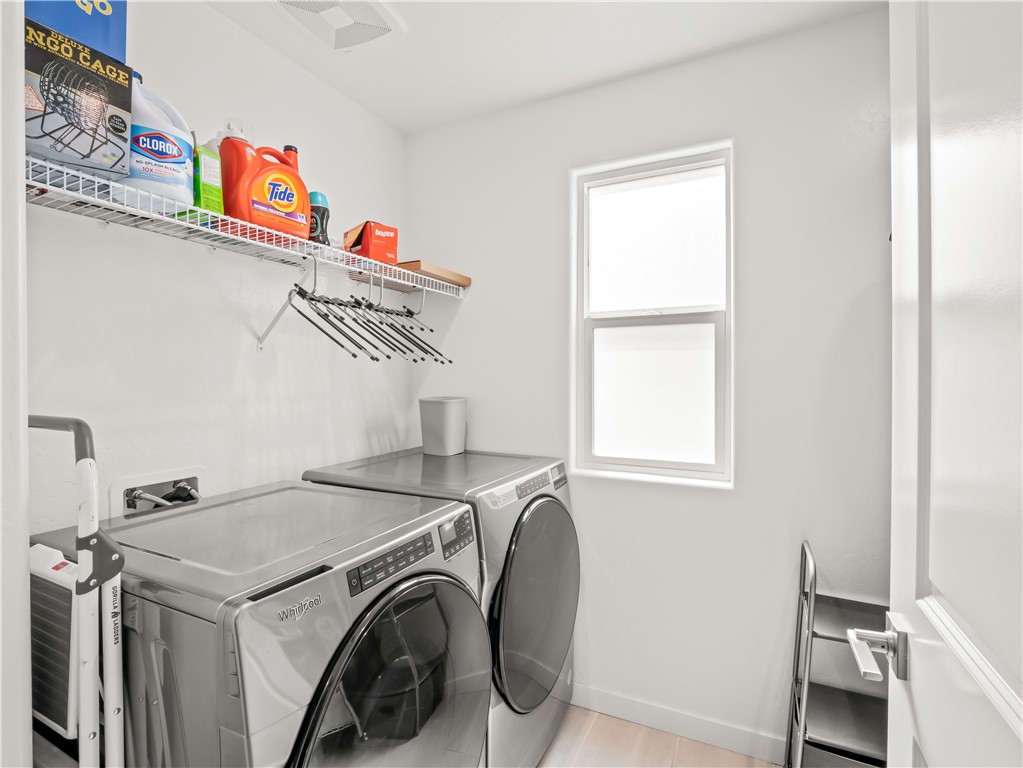 4198 North Reed Fresno, CA 93723 - Photo 22 of 35 Upstairs laundry