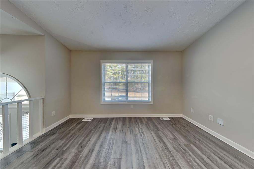 5208 Keystone Court Flowery Branch, GA 30542 - Photo 3 of 23