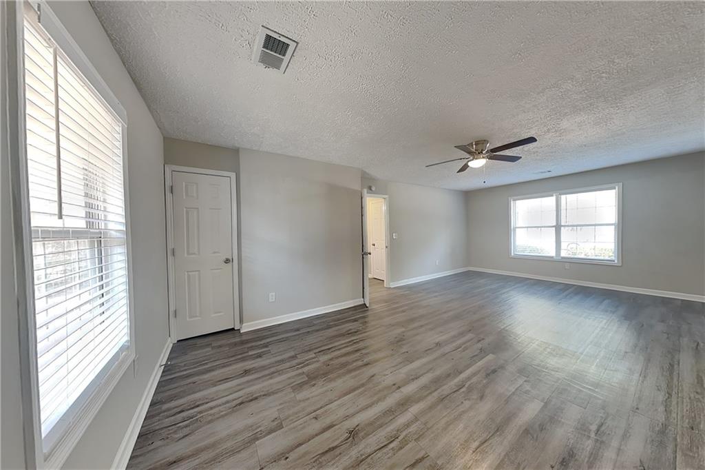 5208 Keystone Court Flowery Branch, GA 30542 - Photo 4 of 23