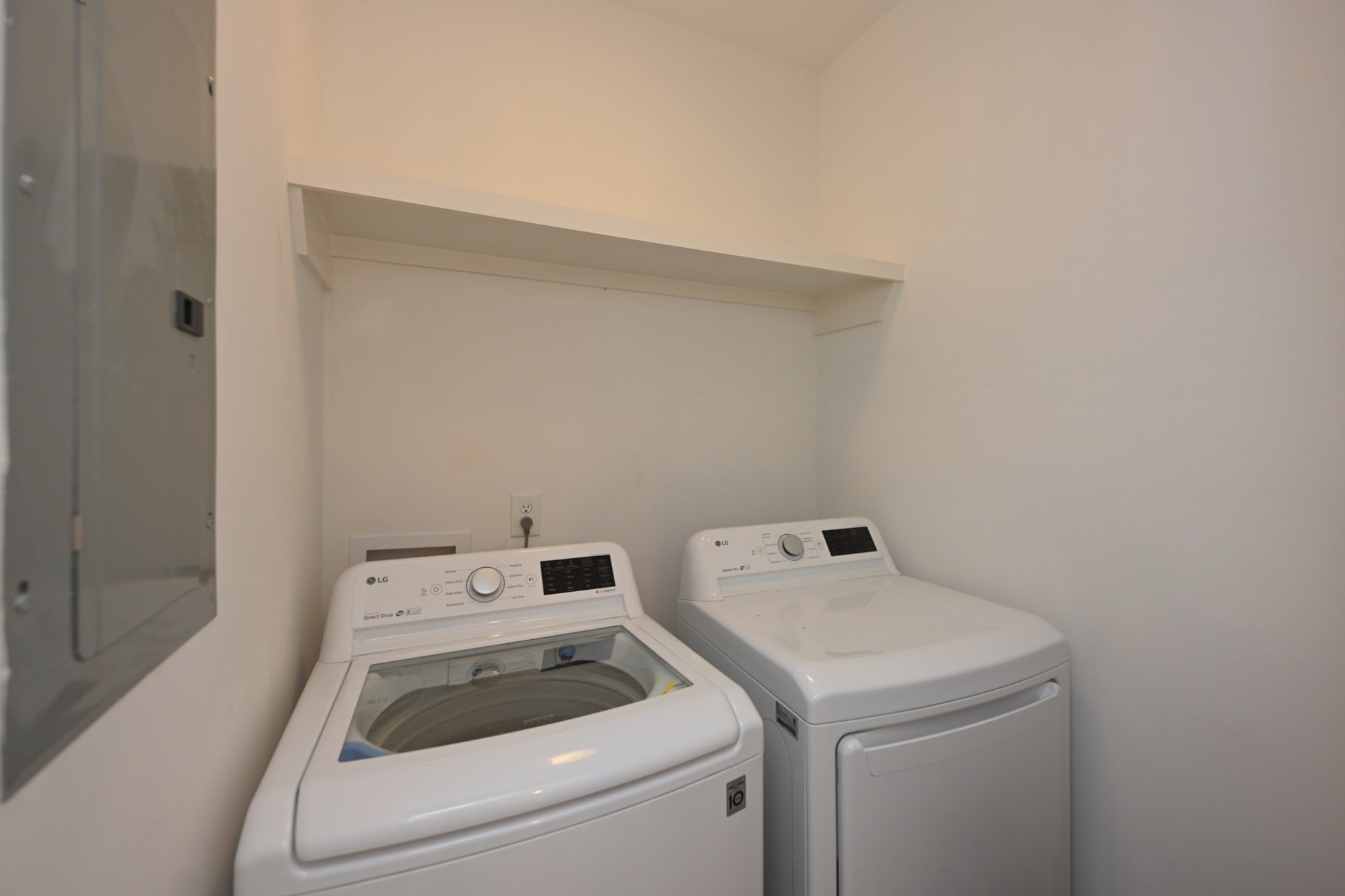 422 Creative Way Madison, TN 37115 - Photo 14 of 31 a utility room with dryer and washer