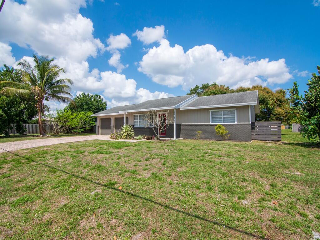 1511 Southeast Portillo Road Port St. Lucie, FL 34952 - Photo 9 of 45 Image02