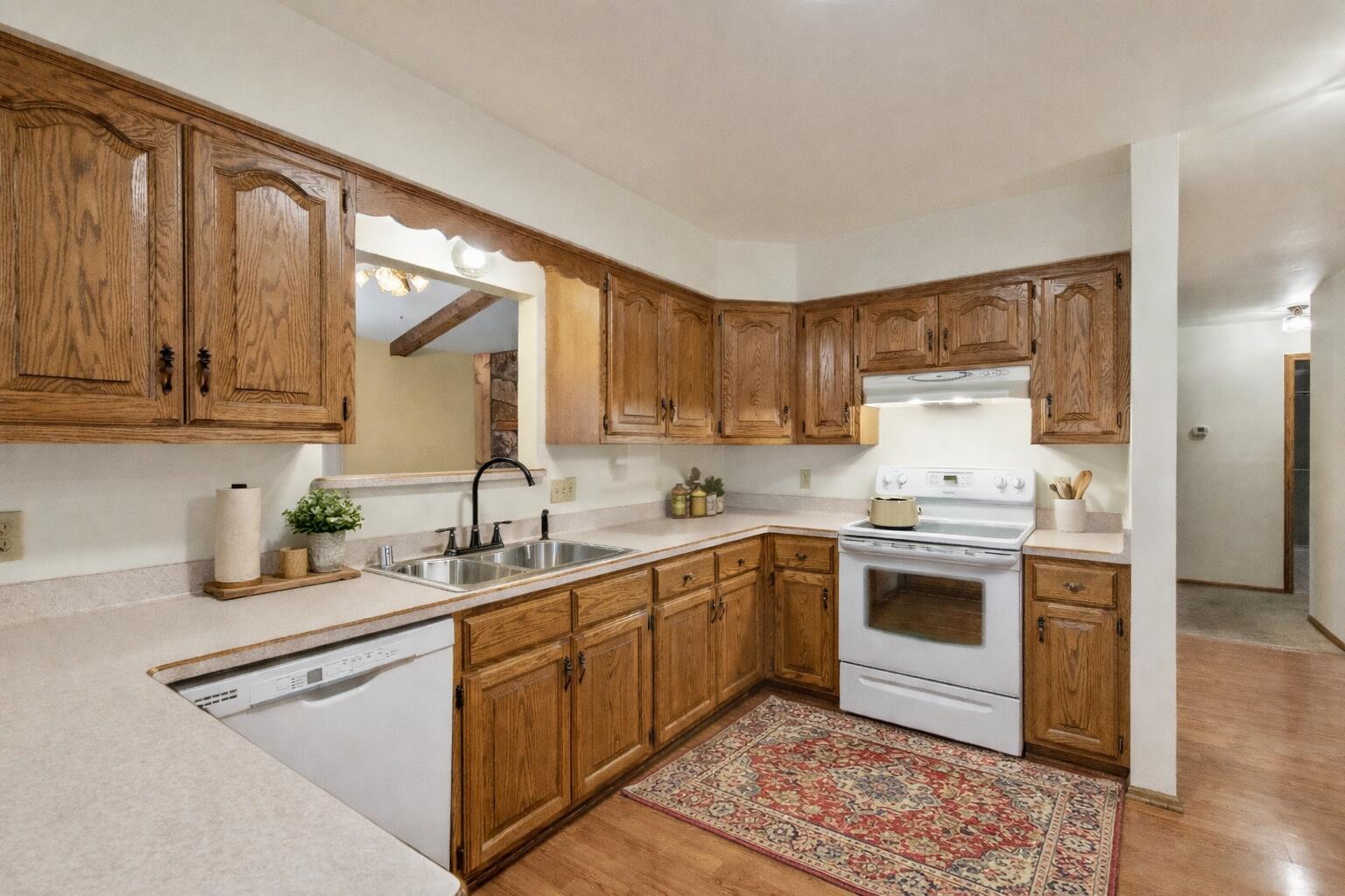 W180N9879 Riversbend Circle West Germantown, WI 53022 - Photo 6 of 21 1000081217