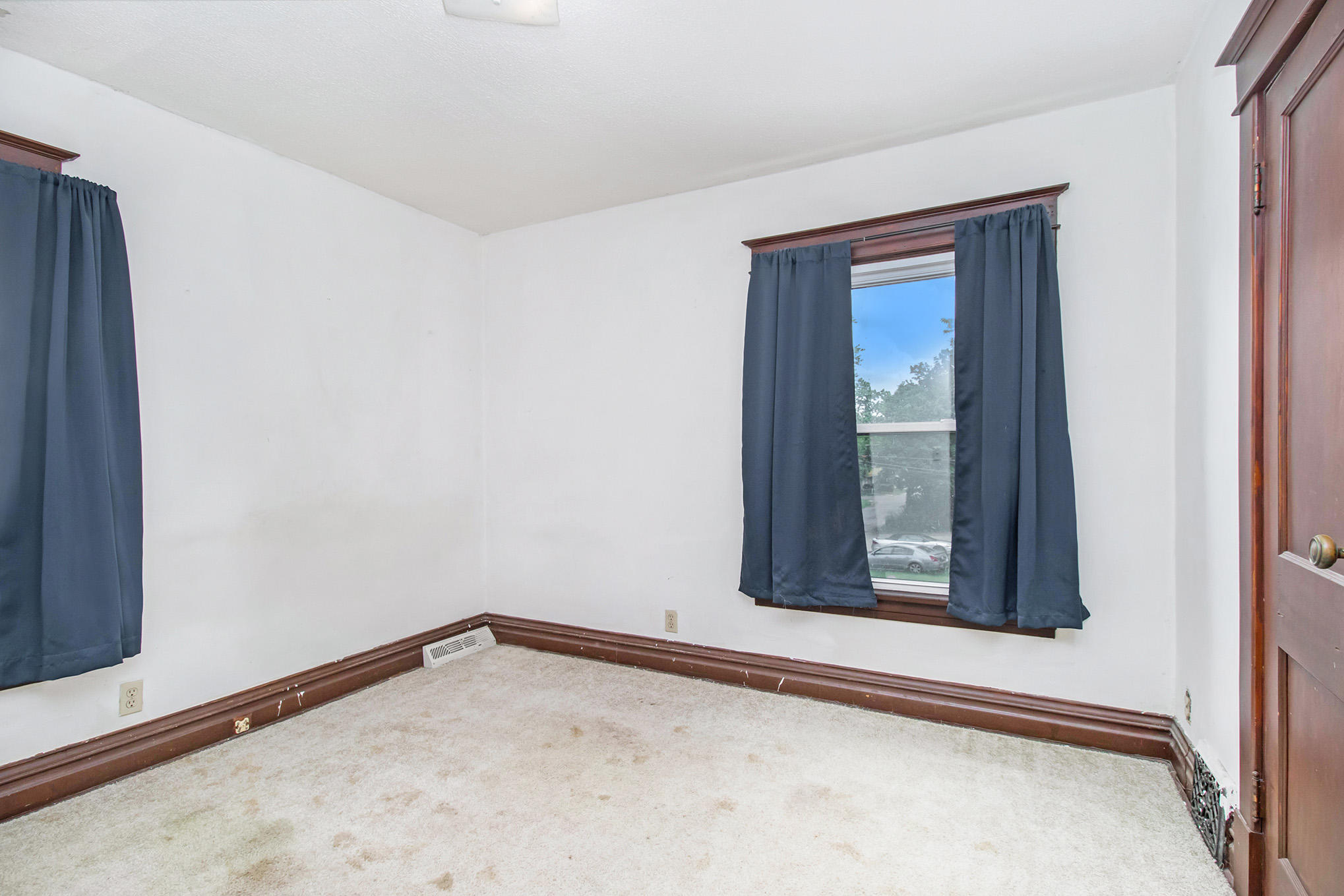 723 Staples Avenue Kalamazoo, MI 49007 - Photo 15 of 18 Upper BR Left