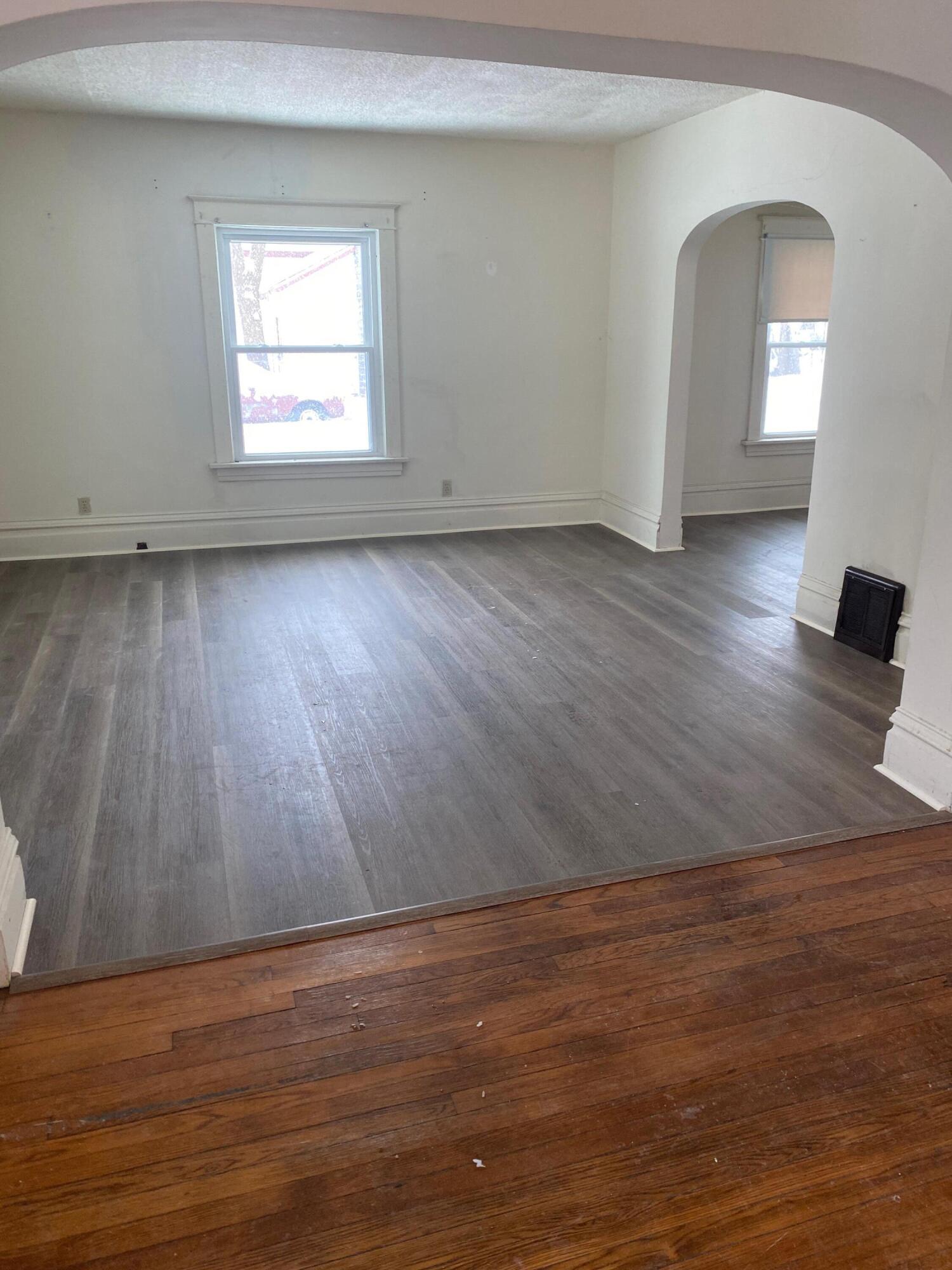 723 Staples Avenue Kalamazoo, MI 49007 - Photo 5 of 18 Living Room from entry