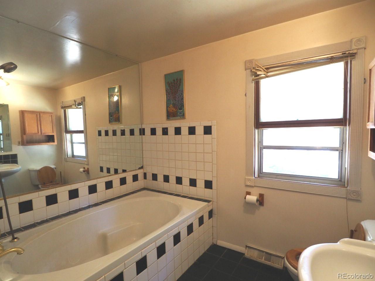 1132 Rudi Lane Golden, CO 80403 - Photo 9 of 16 Gallery Image 9