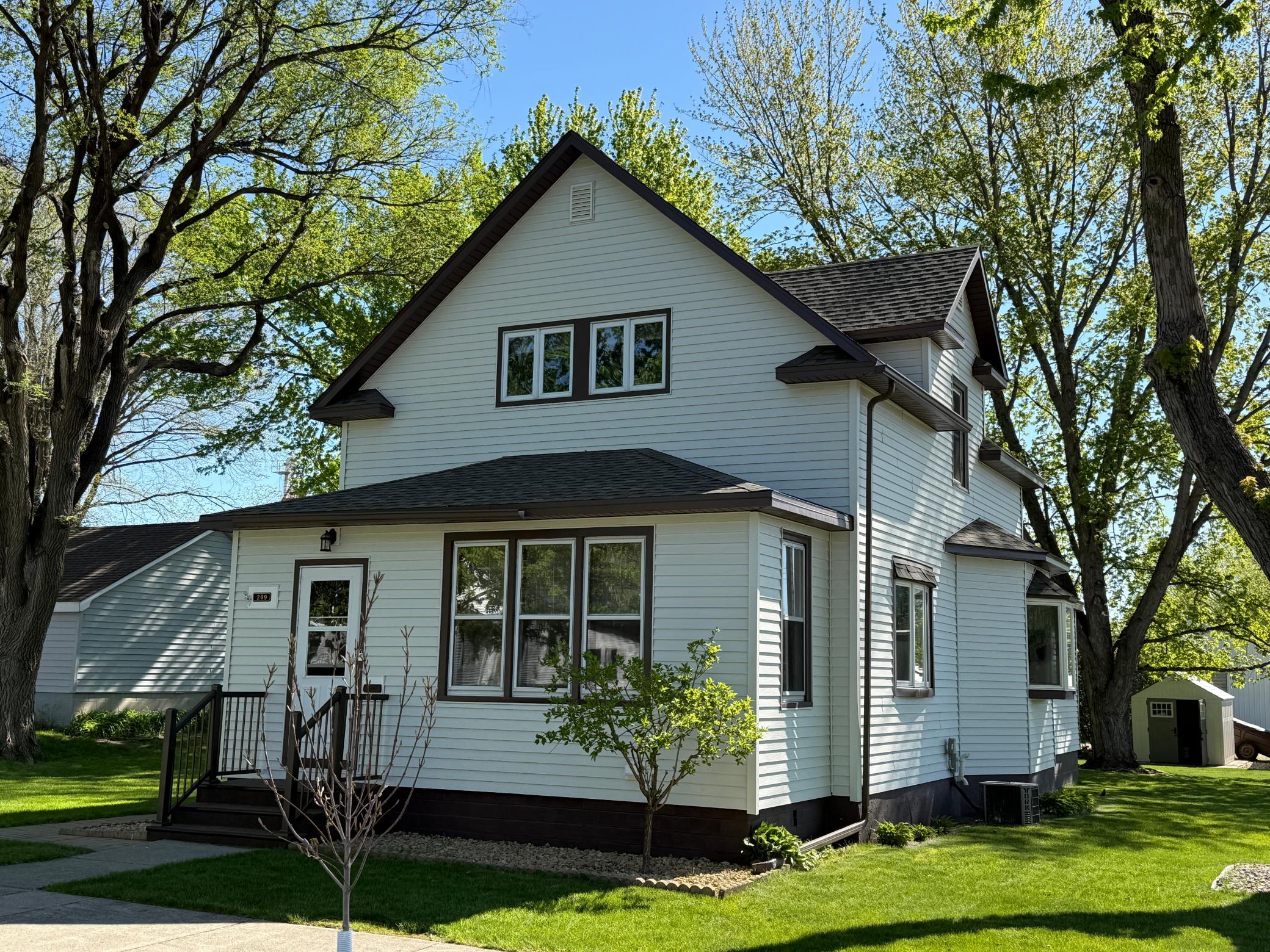 209 South Spring Avenue Springfield, MN 56087 - Photo 1 of 1 Gallery Image 1