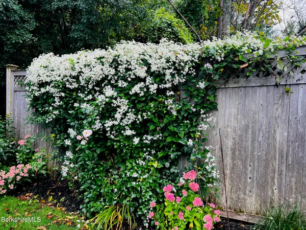 $1,590,000 | 130 East Dugway Road, Lenox, MA 01240