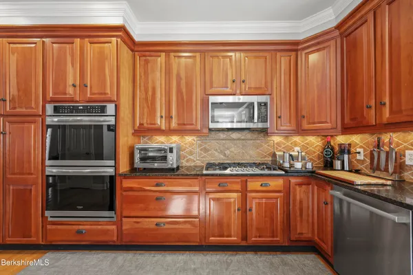 $1,590,000 | 130 East Dugway Road, Lenox, MA 01240