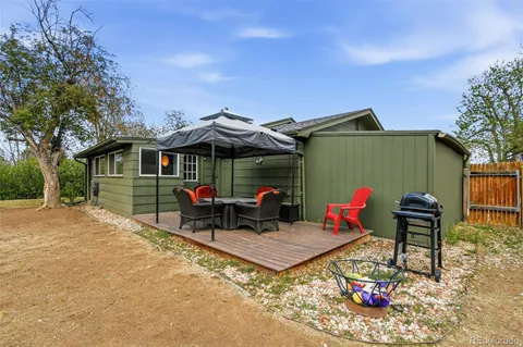 a view of outdoor space yard and patio