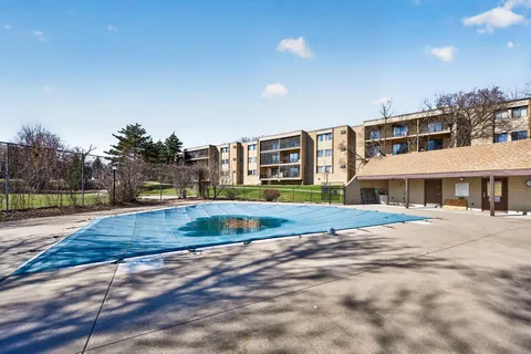 $184,900 | 5645 Green Cir Drive, Unit 108, Hopkins, MN 55343