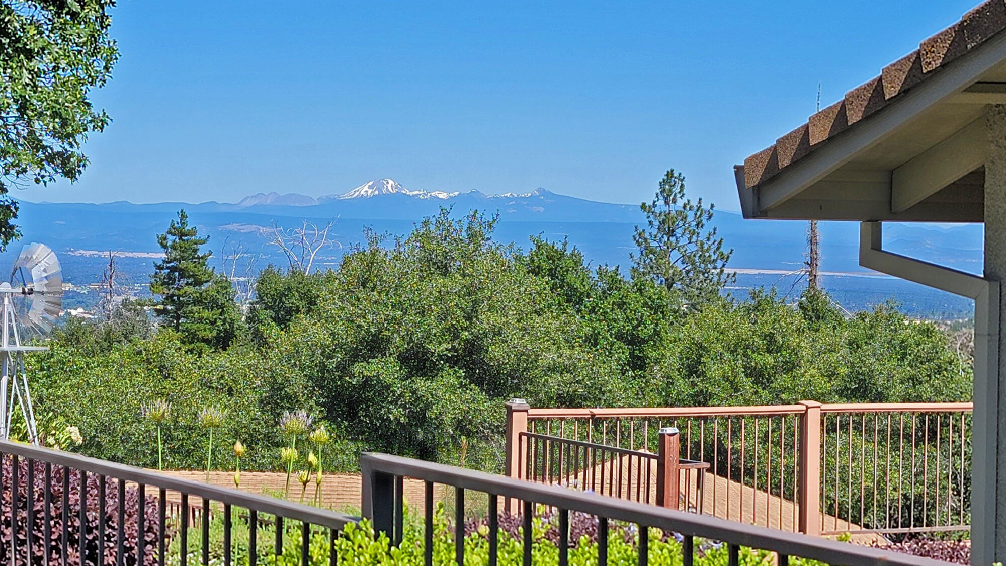 15723 Highland Point Way Redding, CA 96001 - Photo 29 of 40 view1