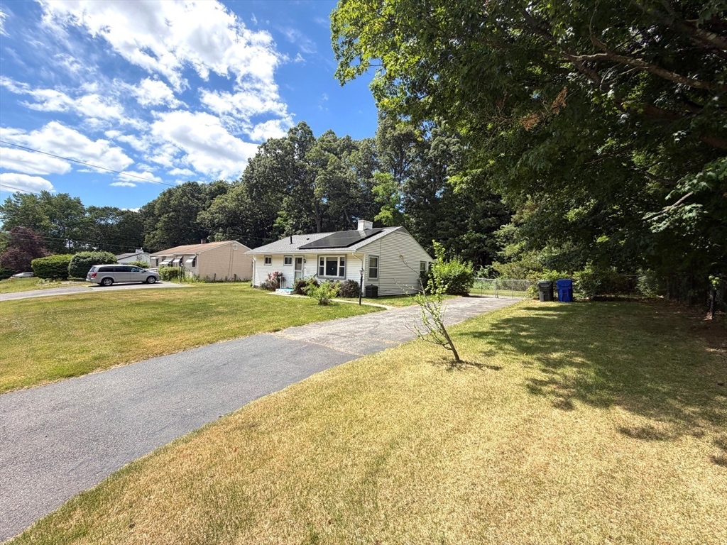 32 Crestmont Street Springfield, MA 01108 - Photo 33 of 34