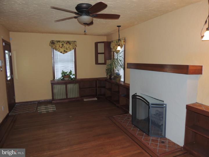 1916-18 Ripley Street Philadelphia, PA 19111 - Photo 3 of 15 Living Room