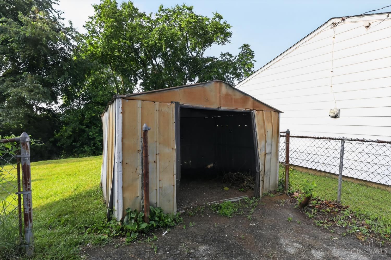 2743 Springdale Road Cincinnati, OH 45251 - Photo 6 of 30