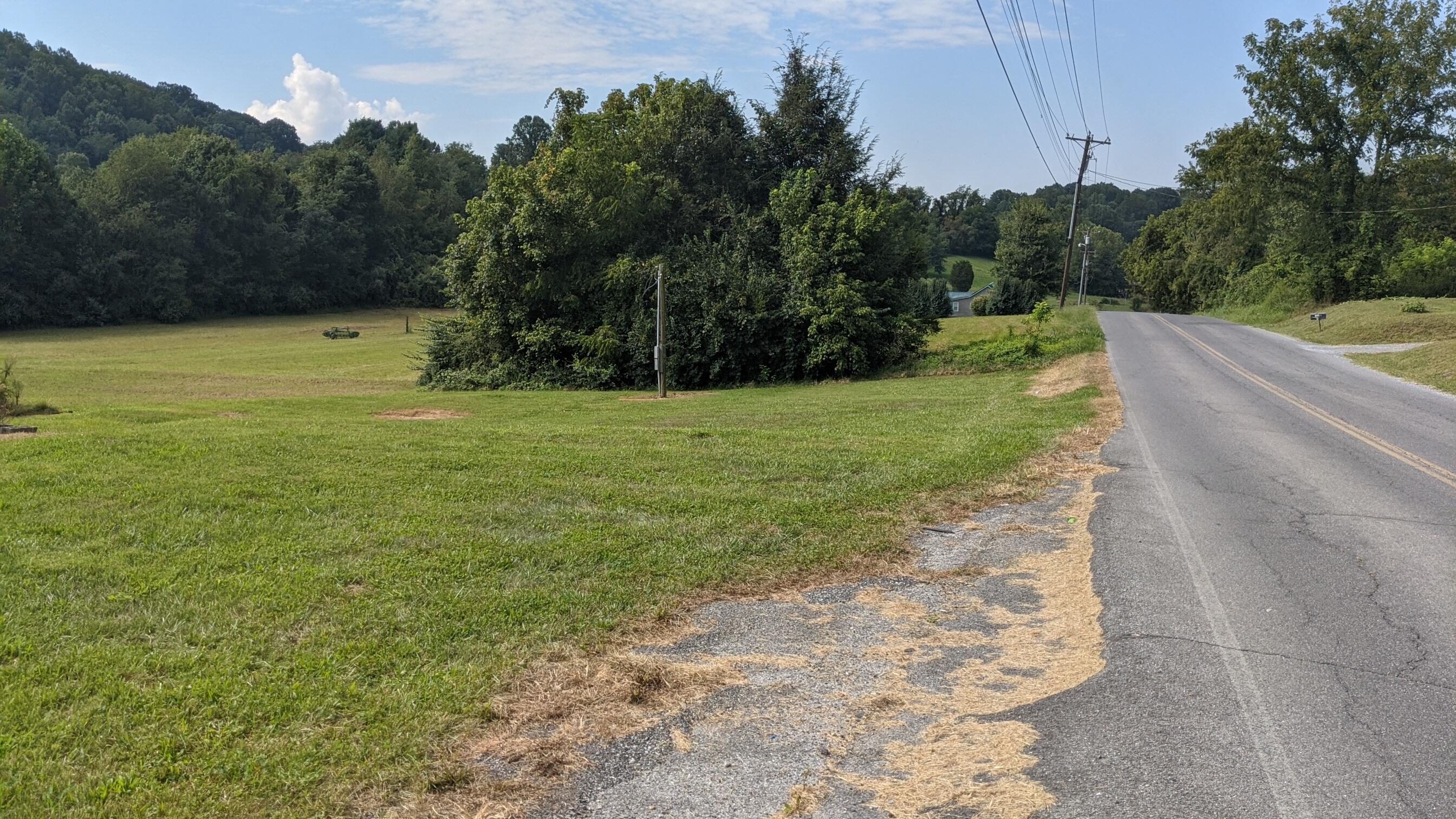 230 Valley Pike Road, Unit P 17 Bristol, TN 37620 - Photo 3 of 6 PXL_20220829_151738311.MP