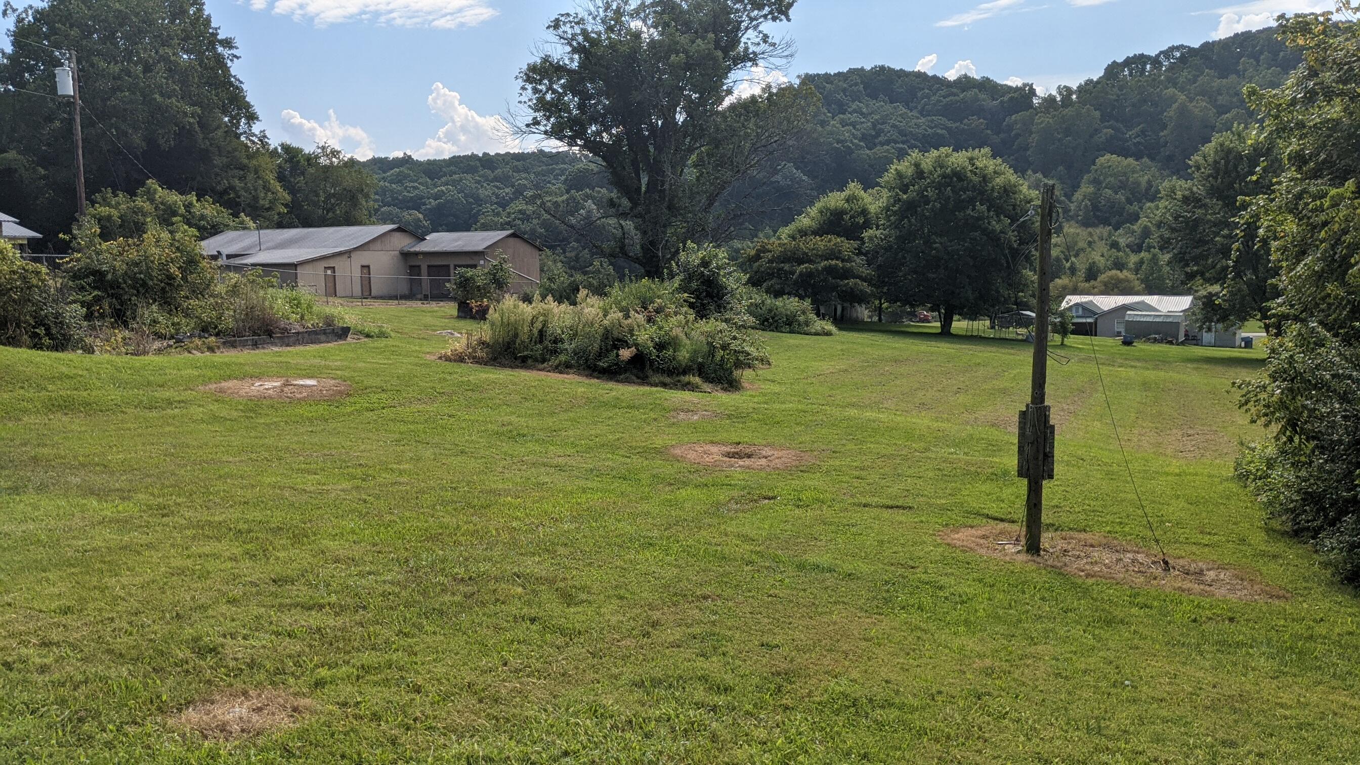 230 Valley Pike Road, Unit P 17 Bristol, TN 37620 - Photo 6 of 6 PXL_20220829_151808769.MP