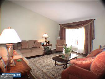 1420 Davidson Road Abington, PA 19001 - Photo 2 of 12 Living Room