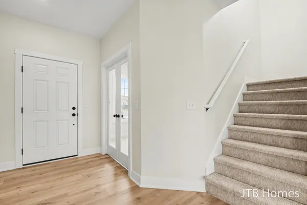 $579,900 | 5952 Valley Point Drive Southeast, Caledonia, MI 49316