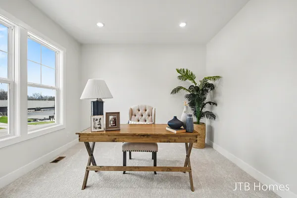 $579,900 | 5952 Valley Point Drive Southeast, Caledonia, MI 49316