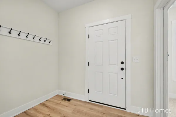 $579,900 | 5952 Valley Point Drive Southeast, Caledonia, MI 49316