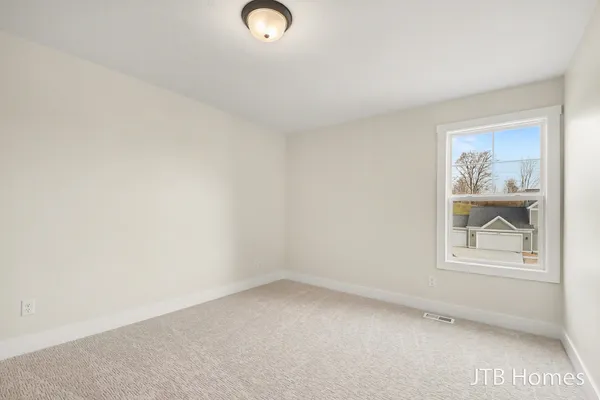 $579,900 | 5952 Valley Point Drive Southeast, Caledonia, MI 49316