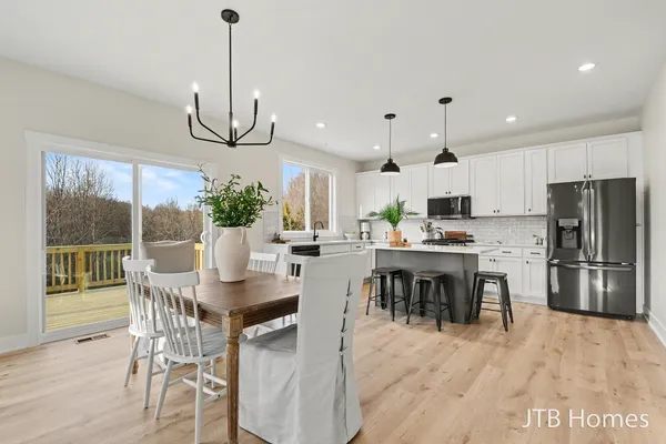 $579,900 | 5952 Valley Point Drive Southeast, Caledonia, MI 49316