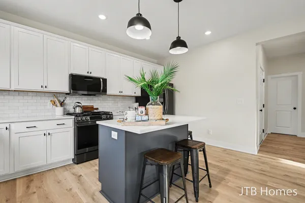 $579,900 | 5952 Valley Point Drive Southeast, Caledonia, MI 49316