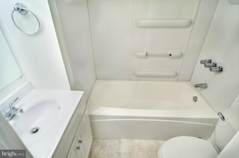 4711 Piney Branch Road Northwest Washington, DC 20011 - Photo 19 of 30 Bath #3
