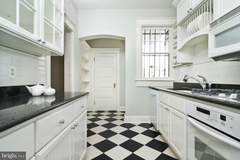 4711 Piney Branch Road Northwest Washington, DC 20011 - Photo 25 of 30 Kitchen
