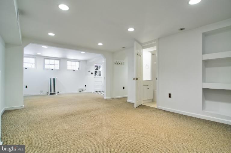 4711 Piney Branch Road Northwest Washington, DC 20011 - Photo 6 of 30 In-Law Suite (Connected)