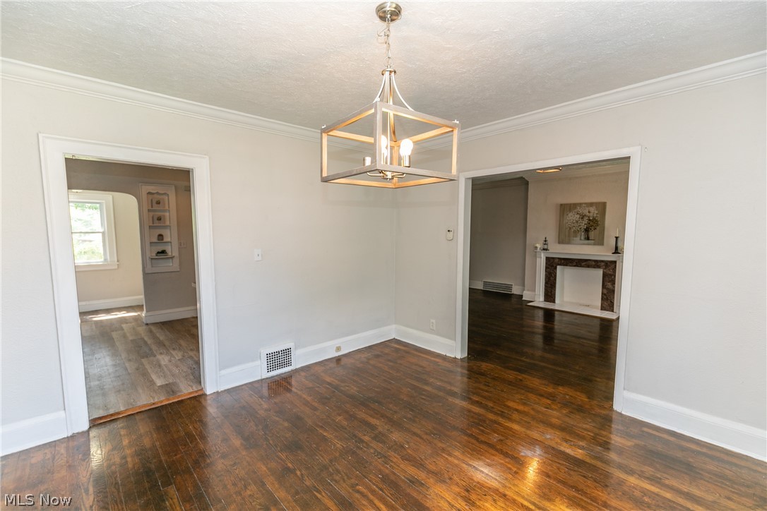 3252 Tullamore Road Cleveland, OH 44118 - Photo 11 of 35 Gallery Image 11